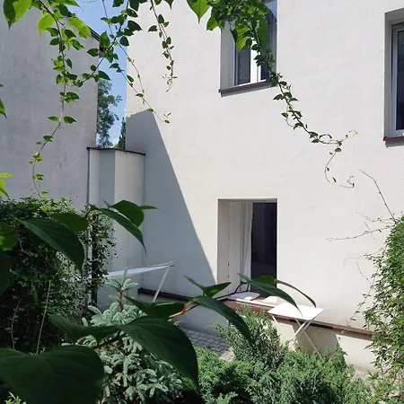 Centrum Krakowa, Z Ogrodem I Parkingiem