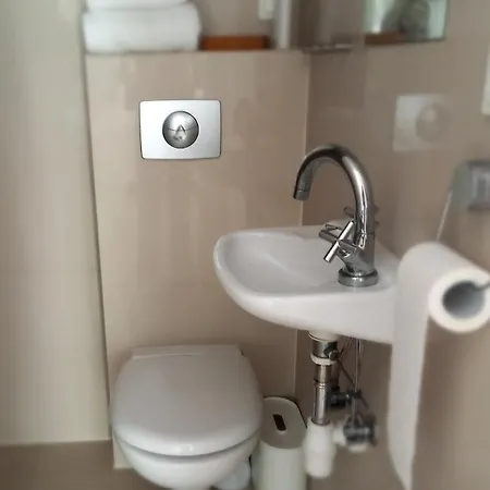 Apartment Centrum Krakowa, Z Ogrodem I Parkingiem